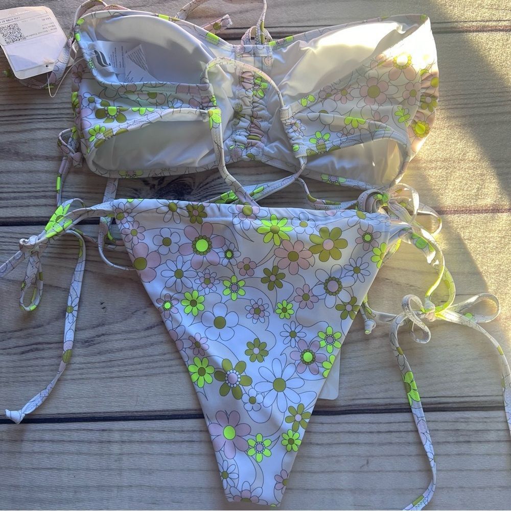 Fabletics White Retro Floral Print Strappy Cheeky Bikini Set - Picture 9 of 11